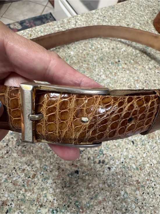 Source Unknown Other - Unbranded Croc-Embossed Leather Belt in Warm Brown some wear size 40